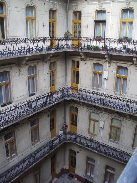 Klauzal Apartman Hostel Budapest Exterior photo