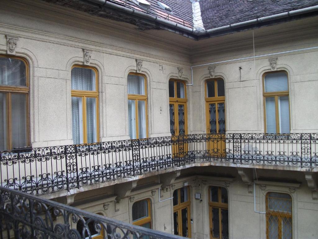 Klauzal Apartman Hostel Budapest Exterior photo